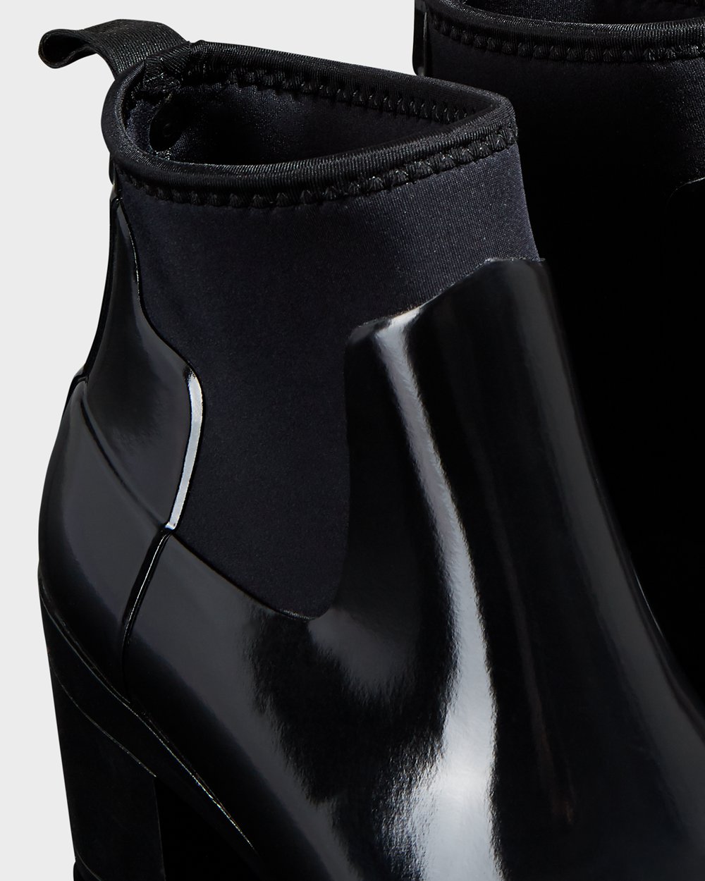 Kalosze Obcasie Damskie - Hunter Refined Slim Fit Gloss Mid - Czarne - IBFX-95401